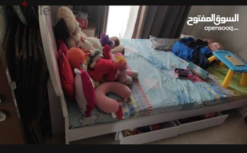 kids bed (girl butterfly  barbie) + matress 1