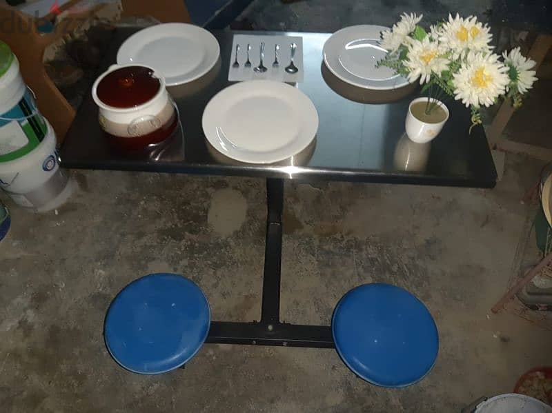 Used 4 seat outdoor table 1