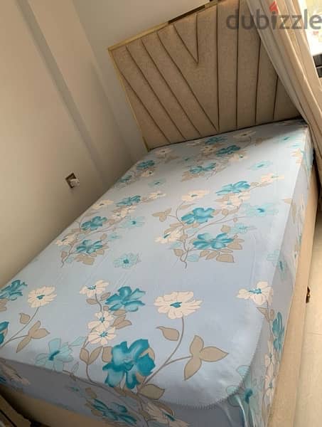 2 Beds with matress used 1 year 4