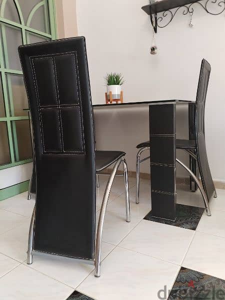 Dinning Table with 4 chairs 3