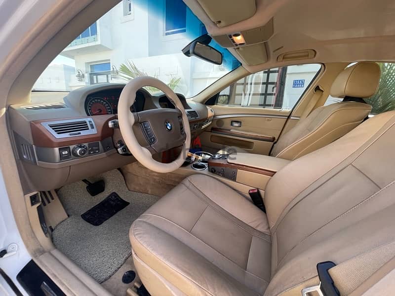 Like New- BMW 730i 2007 model well maintained 3