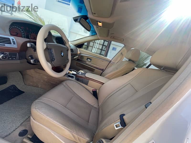 Like New- BMW 730i 2007 model well maintained 6