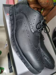 Black work shoes 0