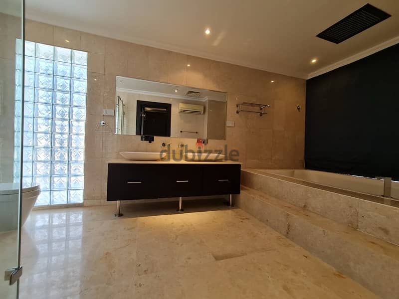 Large 6 Bedroom Villa for sale in Muscat Hills. 19