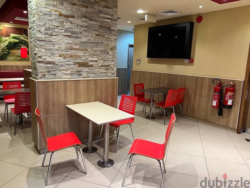 Restaurant  for rent in Ruwi without  equipment 2
