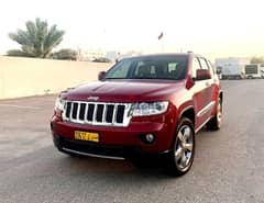 Jeep Grand Cherokee Overland 5.7L/ Excellent Condition .