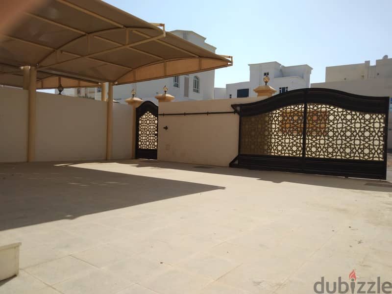 4AK4-Beautiful 5 bedroom villa for rent in Al Ansab Heights. 16