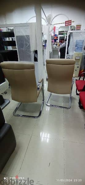 2 skin color chairs looks like new( fursys) 4