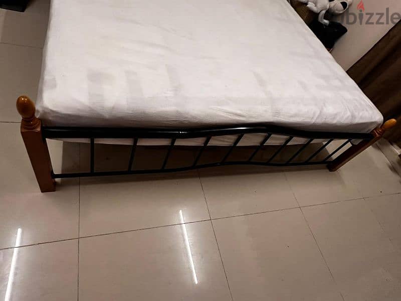 Bed King Size 2