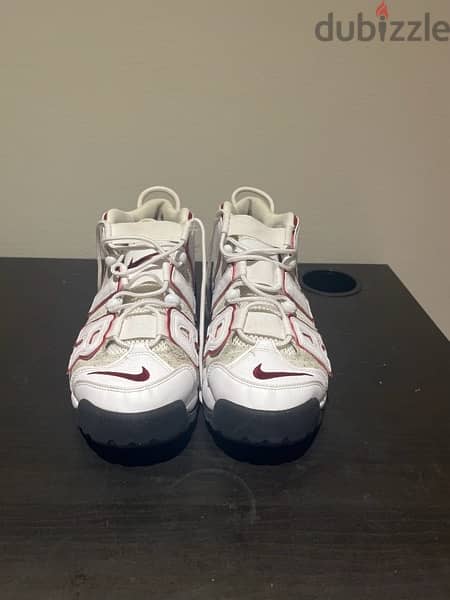 a Nike air uptempos Shoes in a very good condition really clean 2
