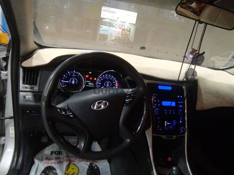Hyundai Sonata 2011 3
