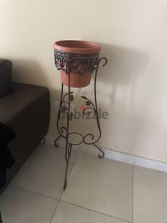 indoor plant stand with pot 0