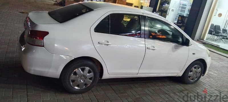 Toyota Yaris 2011 1