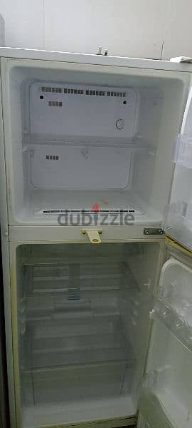 Samsung Refrigerator used in Good Condition 3