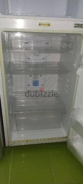 Samsung Refrigerator used in Good Condition 4