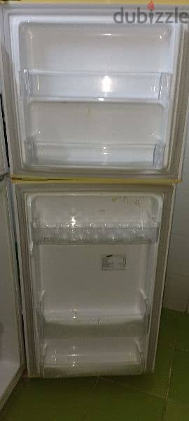 Samsung Refrigerator used in Good Condition 5