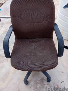 good condition chair 0