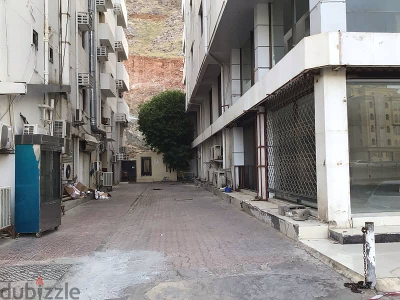 a huge commercial shop for rent in Ruwi near ok centre 2