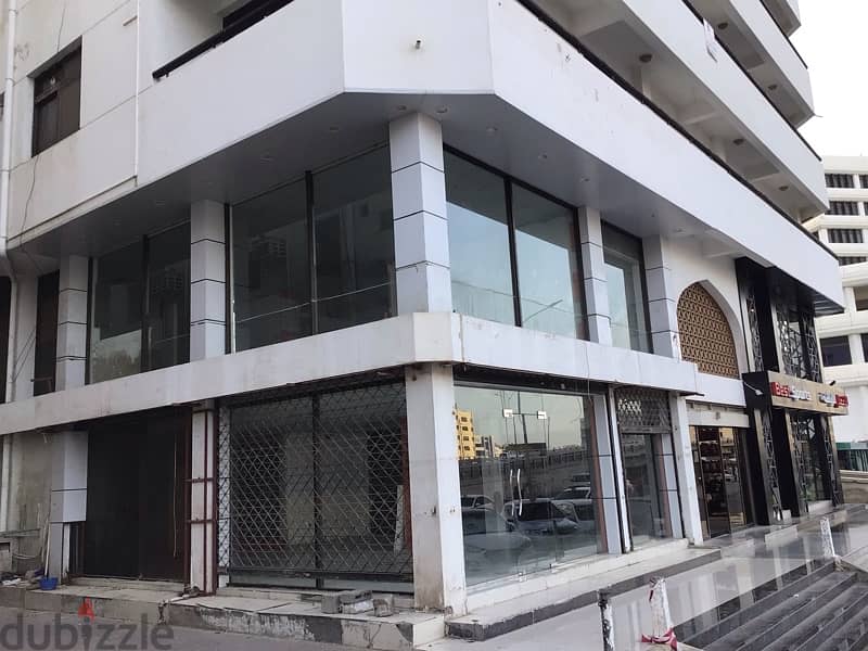 a huge commercial shop for rent in Ruwi near ok centre 4