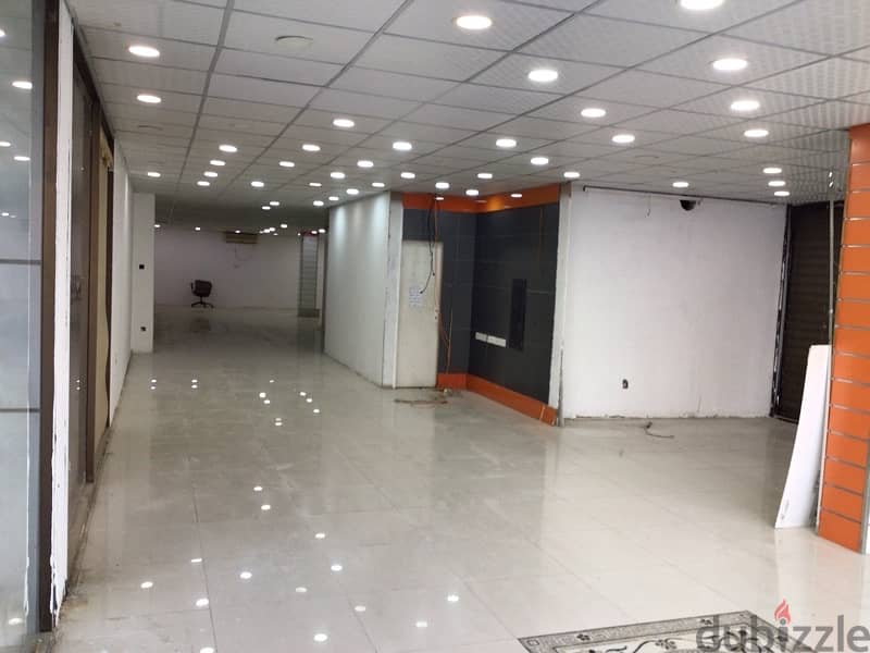 a huge commercial shop for rent in Ruwi near ok centre 10