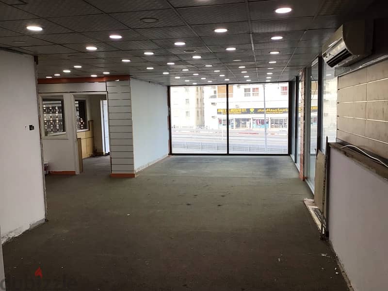 a huge commercial shop for rent in Ruwi near ok centre 19