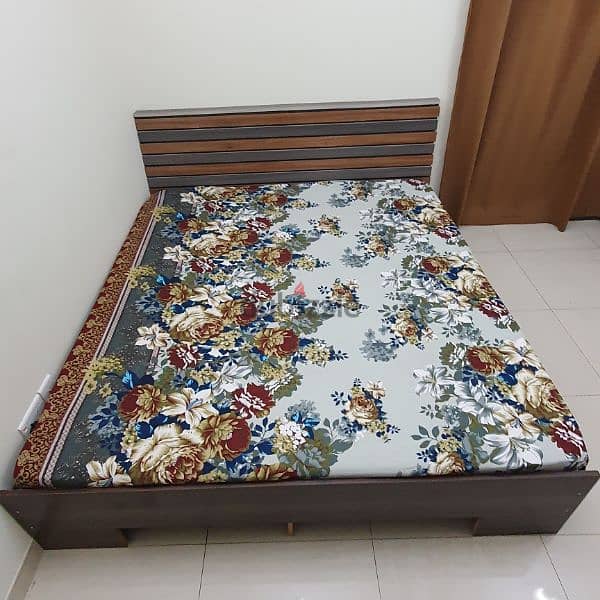 King size double bed 180cmx200cm  6by6.5 4