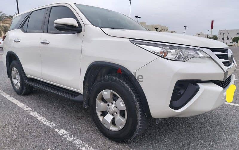 2017 Toyota Fortuner - Oman agency 2.7 Litre 1