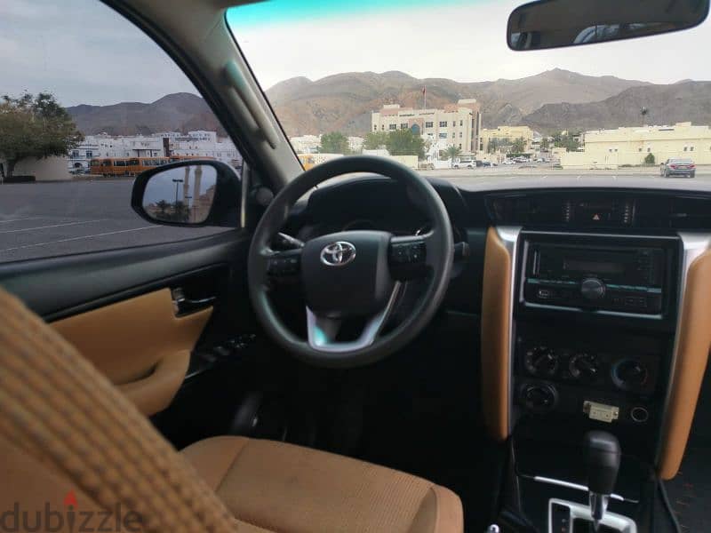 2017 Toyota Fortuner - Oman agency 2.7 Litre 7