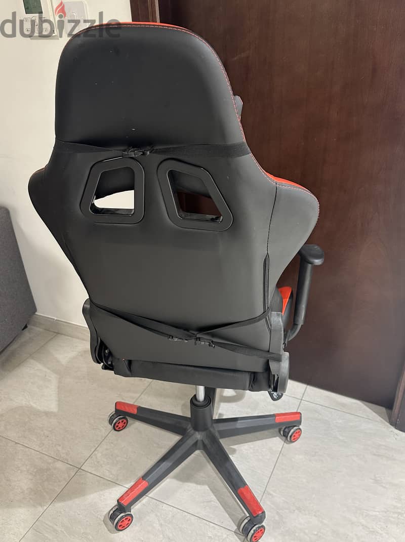 Computer / Gaming Chair for sale (used for a year) 1