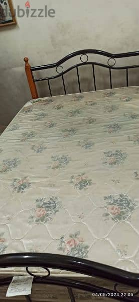 Bed with mattress 120X190 1