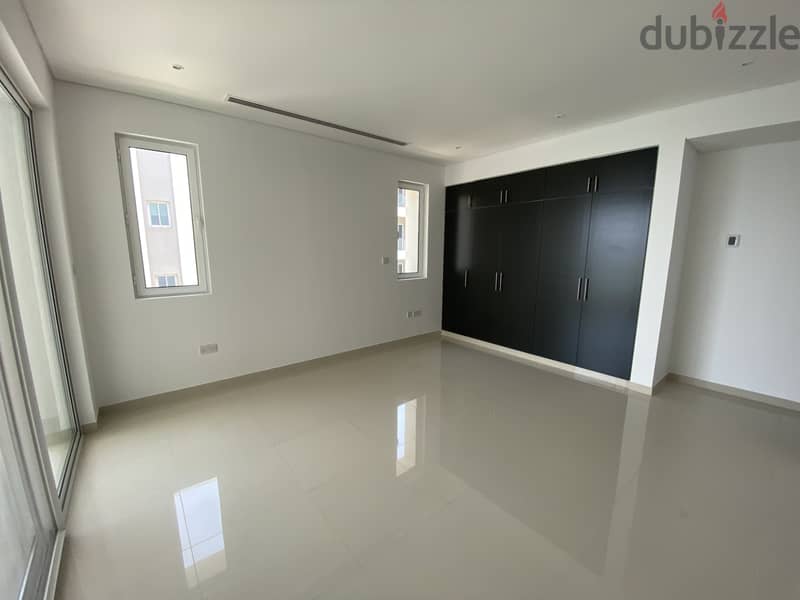 4 Bedroom Large Apartment with Marina View in Al Mouj Muscat 8