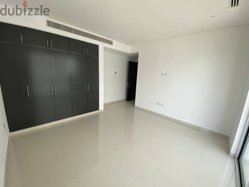 4 Bedroom Large Apartment with Marina View in Al Mouj Muscat 11