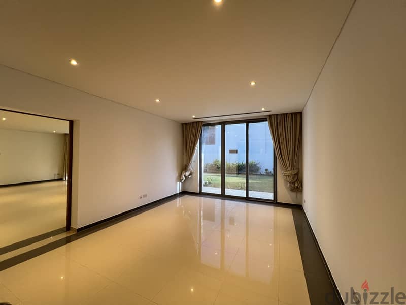 5 Bedroom Large Villa for Rent with Private Pool in Al Mouj Muscat 7