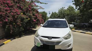 Hyundai Tucson - 2014 Model SUV 4WD [Expat used]