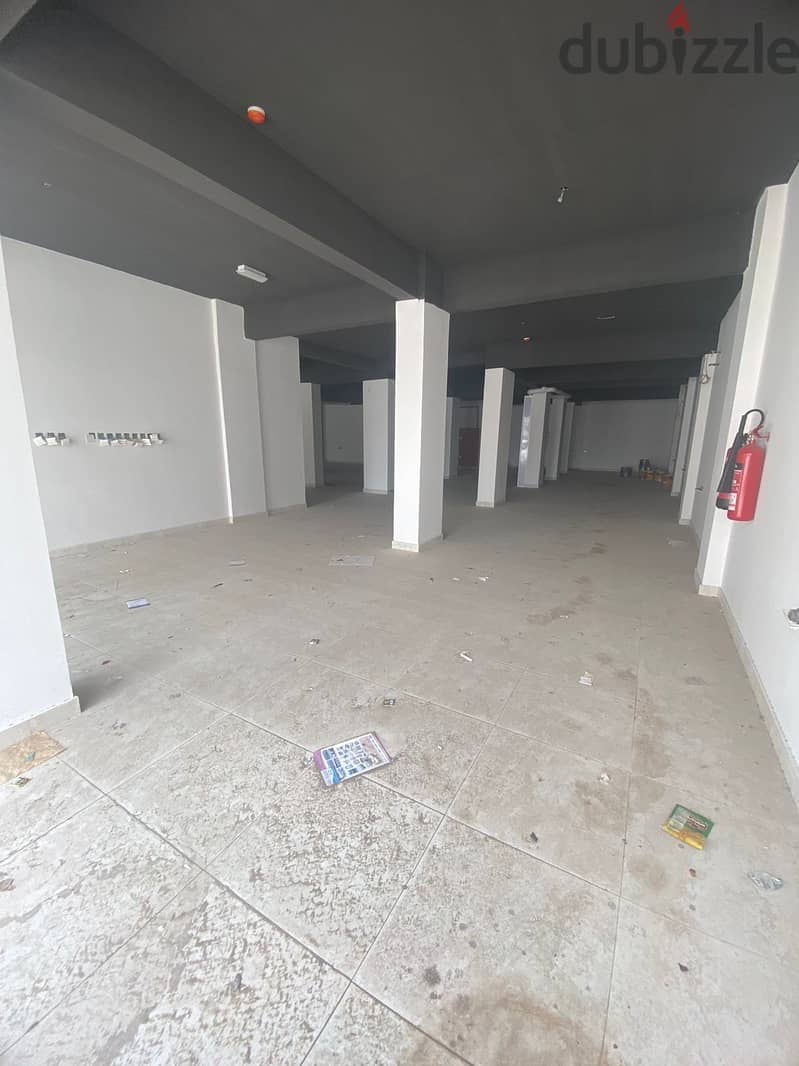 "SR-FA-474 Showroom for rent in souk al khoudh " 2