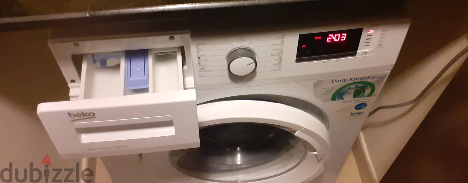 IKON Chest freezer, Beko Washing machine, IMPEX TV 32" 2