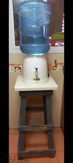 Water Stand with Dispenser and 3 Oasis bottle