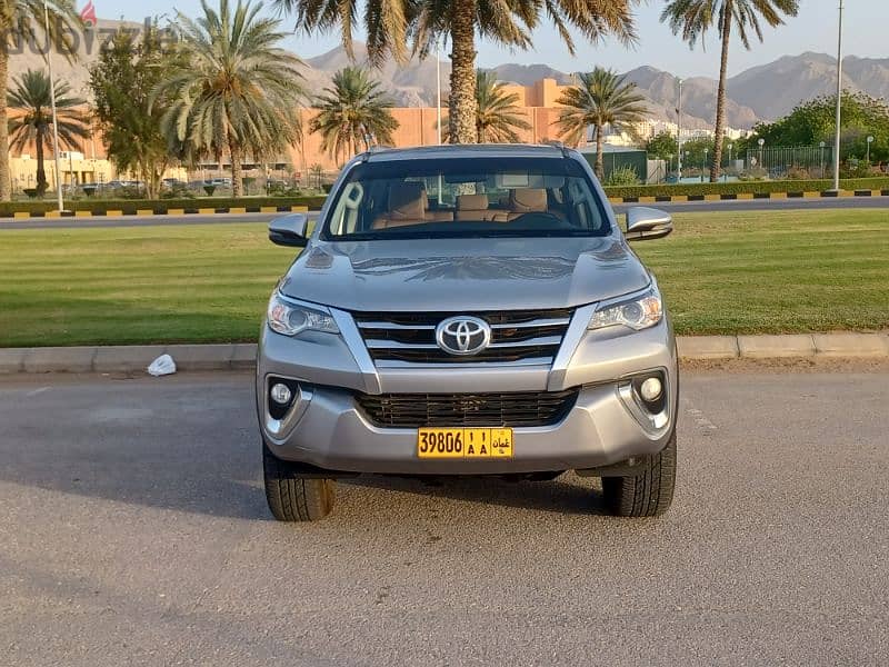 toyota fortuner model 2018 "OMAN CAR" Good condition for sale 1