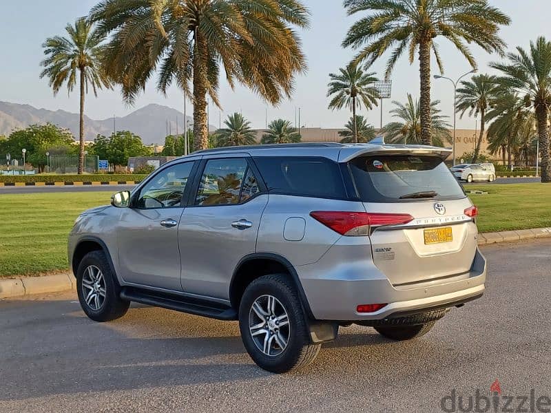 toyota fortuner model 2018 "OMAN CAR" Good condition for sale 5
