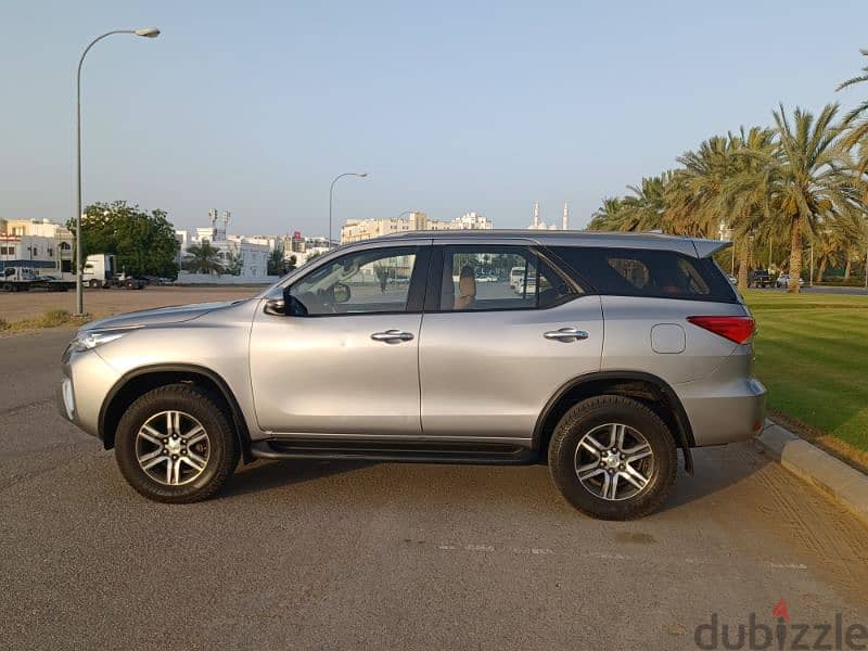 toyota fortuner model 2018 "OMAN CAR" Good condition for sale 7