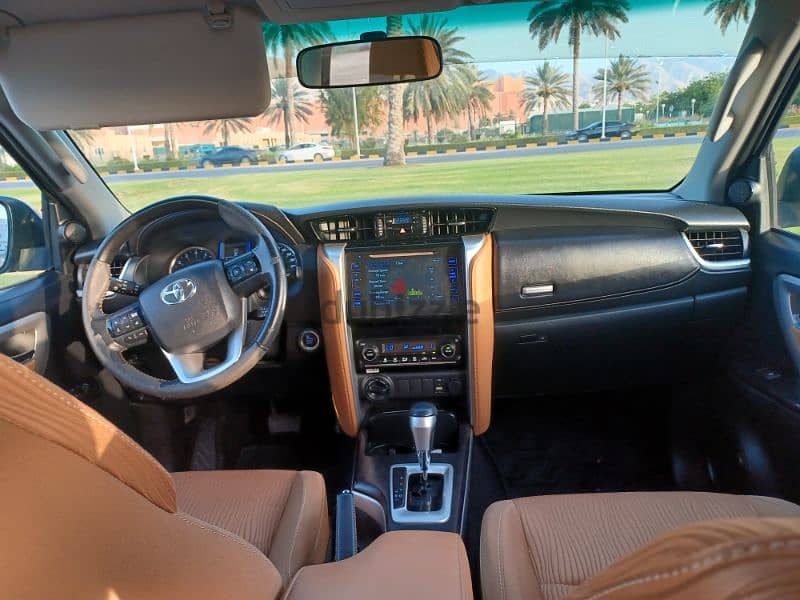 toyota fortuner model 2018 "OMAN CAR" Good condition for sale 13