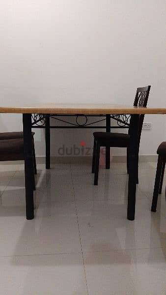 dinning table only 1