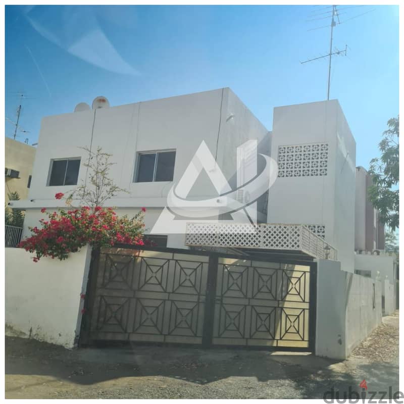ADV1016 ** 3bhk villa A Beautiful villa for rent in Madinat AL sultan 1