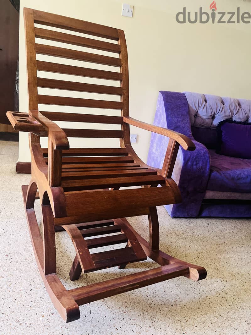 Wooden relaxing chair 3