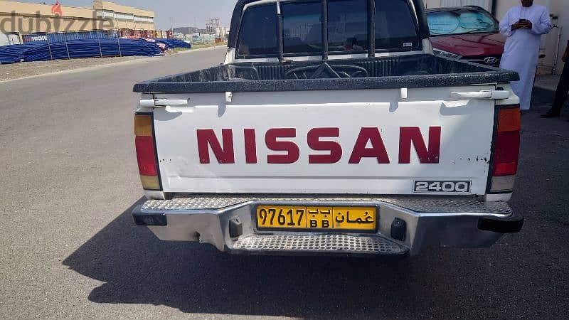 NISSAN 2400 pickup 1