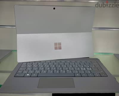 surface pro core i5 8gb ram 256gb ssd .