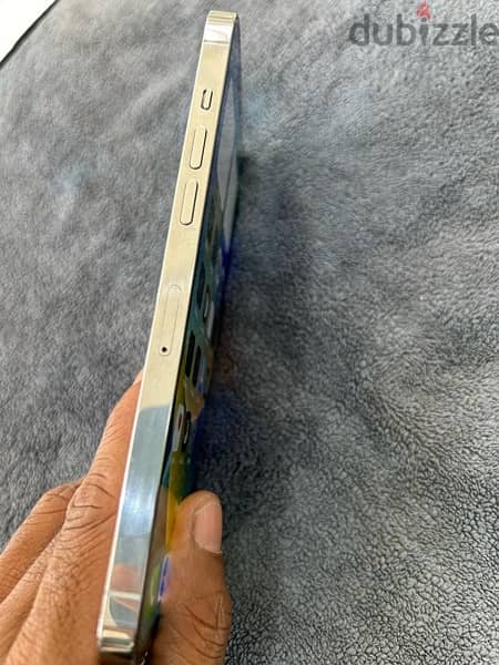 i want to sell my Iphone  12 pro max 256 gb 1