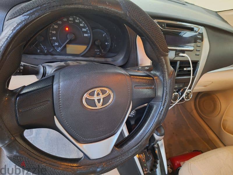 Toyota Yaris LIKE NEW 74000 KM  وللسفر المالك الاول 4