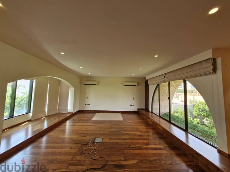 5 + 2 Modern Villa for Rent in MSQ 2