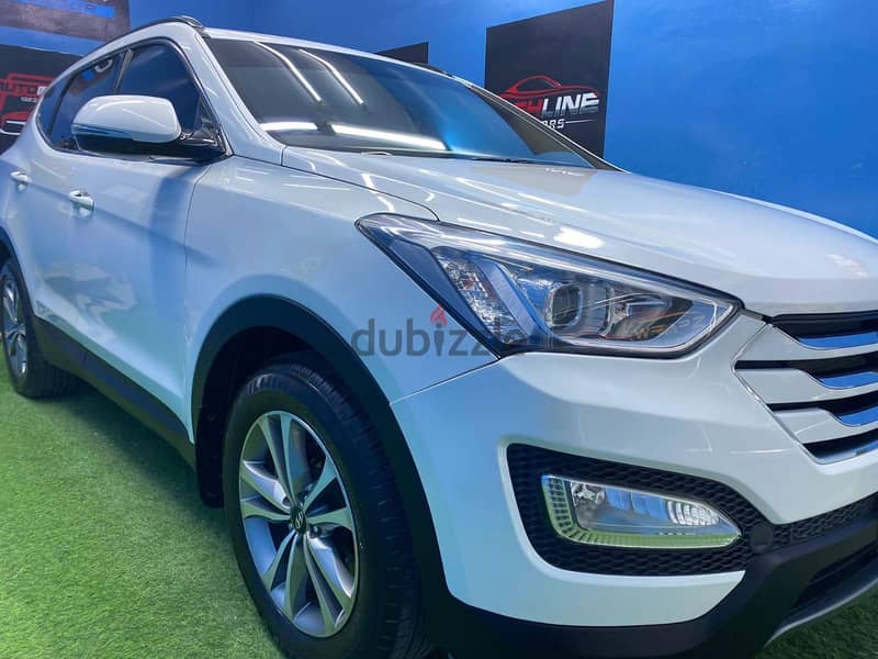 Hyundai Santa Fe 2015, White Color 2